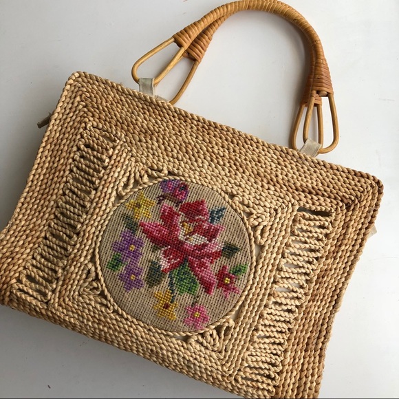 Vintage Handbags - ◽️vintage◽️needlepoint woven handbag!